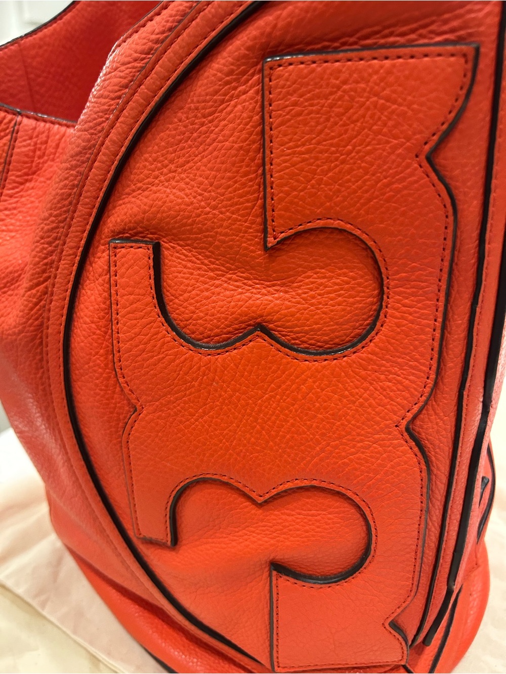 Tory Burch All T Poppy Leather Shoulder Hobo with Embossed Logo - Picture 5 of 12